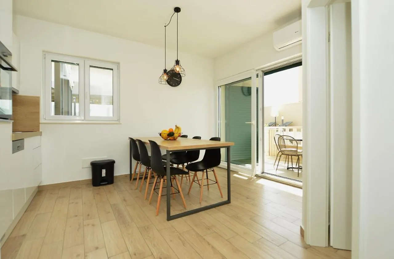 Apartments Villa Teco Trogir 0*,  Kroatien