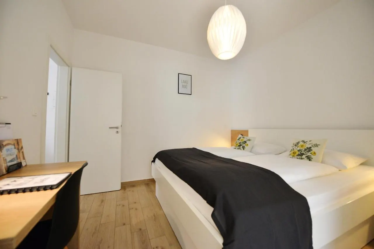 Apartments Villa Teco Trogir 0*,  Kroatien